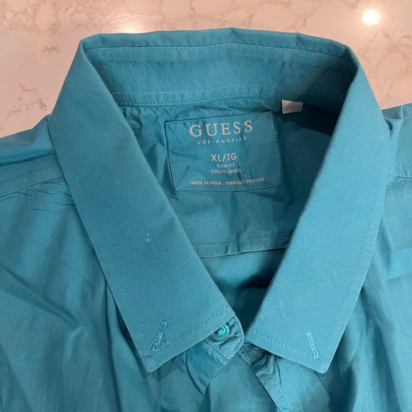 Guess button down shirt - Picture 2 of 2